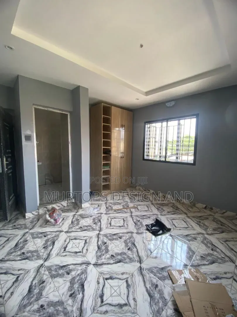 3bdrm Apartment in Ogombo for rent