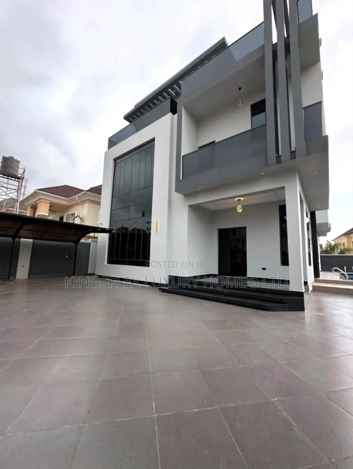 5bdrm Duplex in It Owns Compound, Apo Resettlement for sale