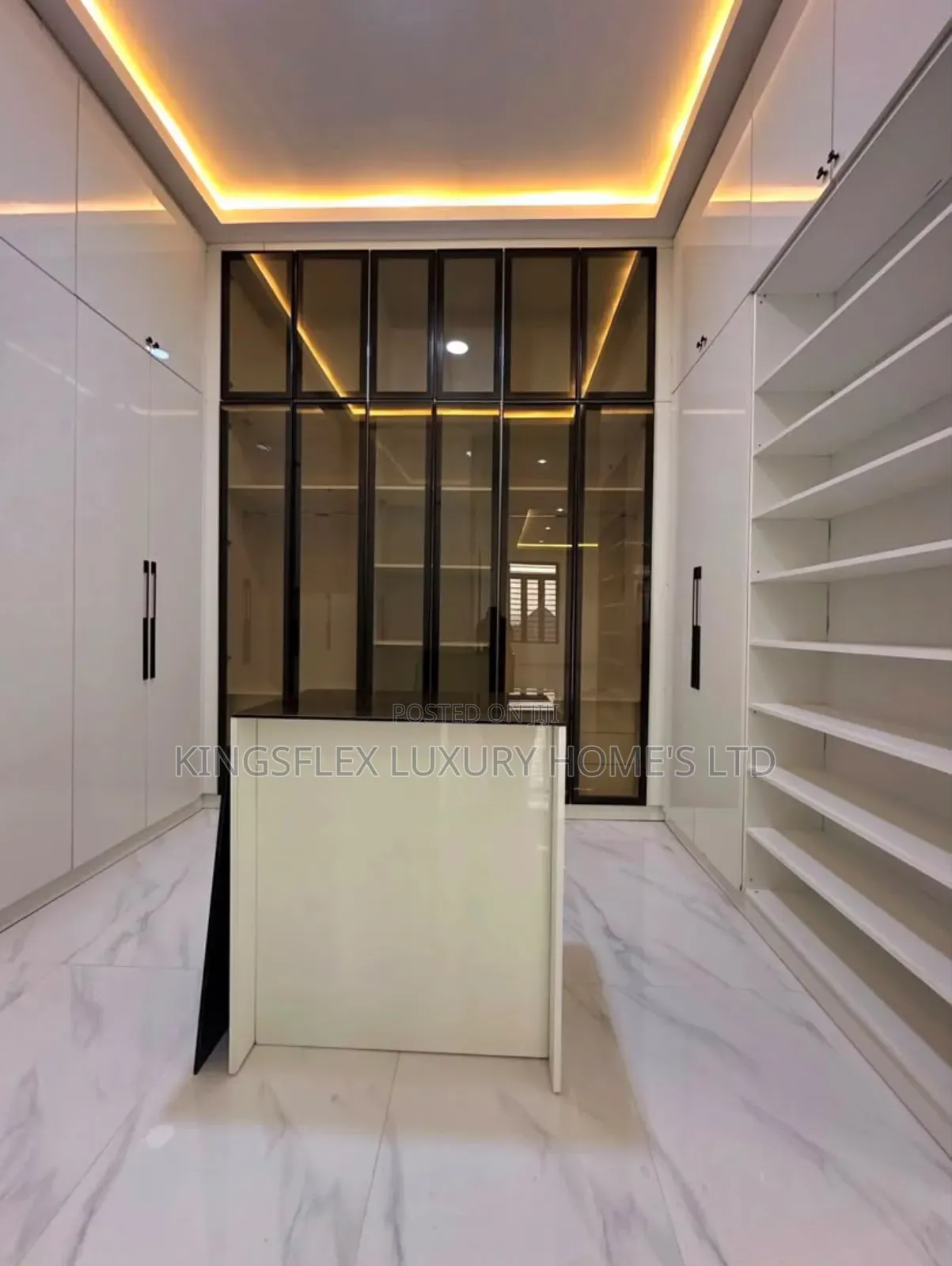 5bdrm Duplex in It Owns Compound, Apo Resettlement for sale