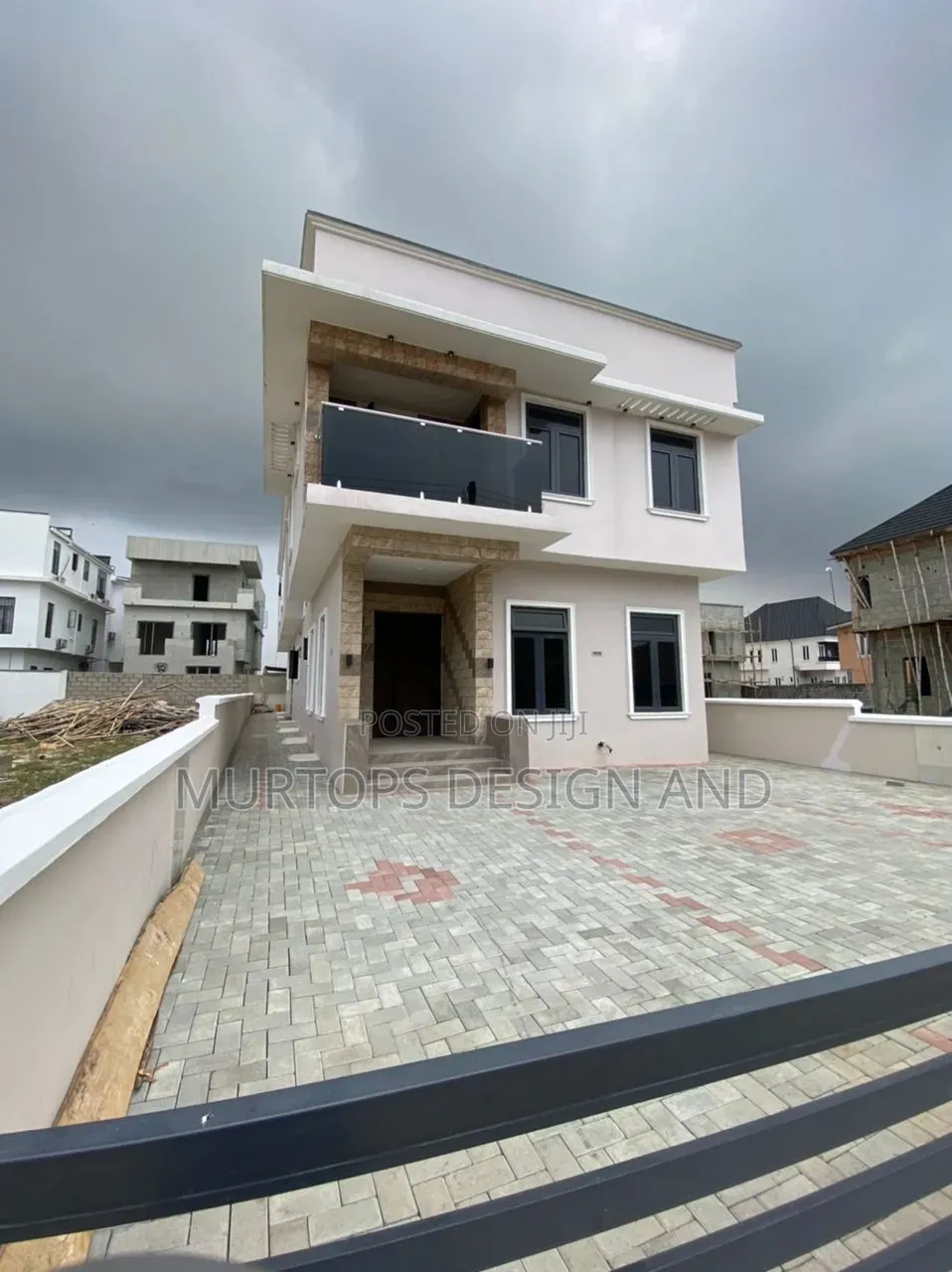 5bdrm Duplex in Lekki Phase 2 for sale