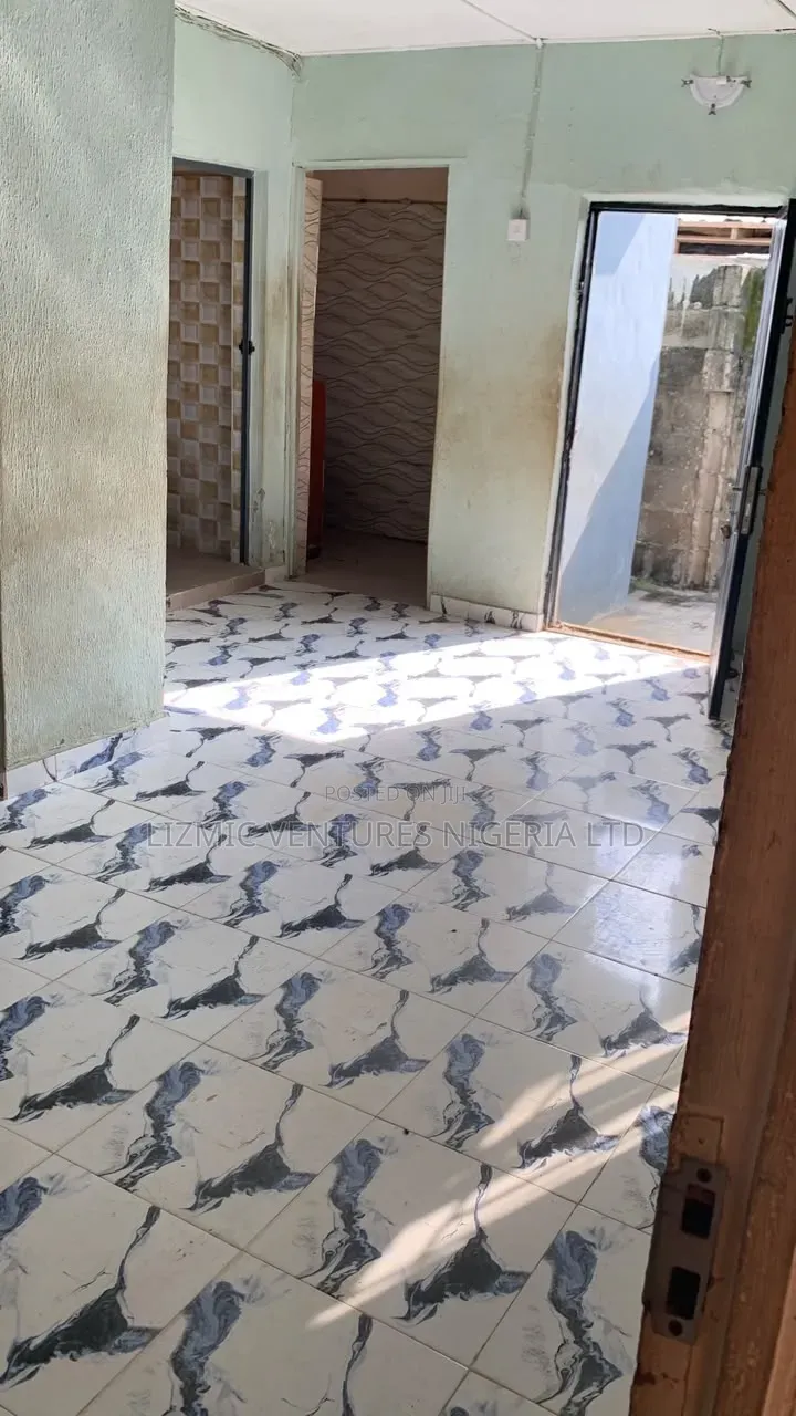 2bdrm Apartment in Isuti Rd, Igando / Ikotun/Igando for rent