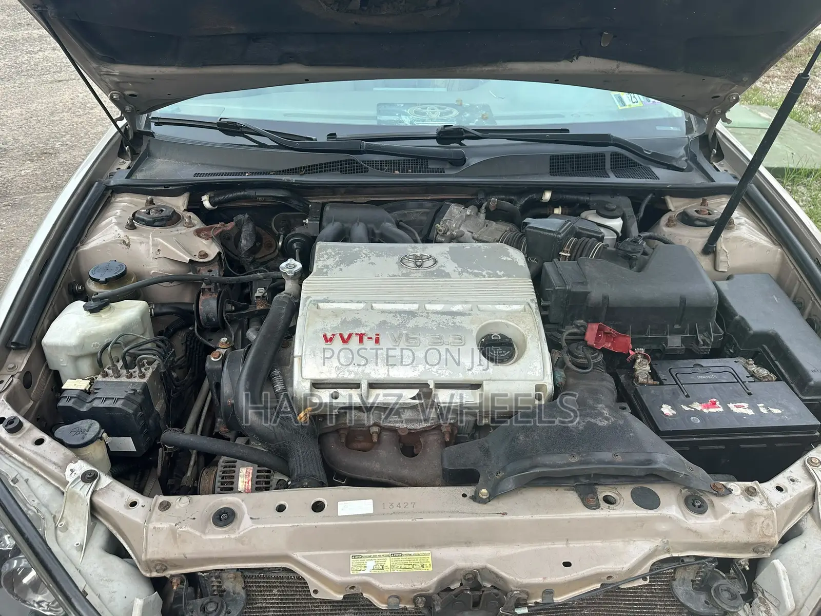 Toyota Camry XLE V6 4dr Sedan (3.0L 6cyl 5A) 2005 Gold