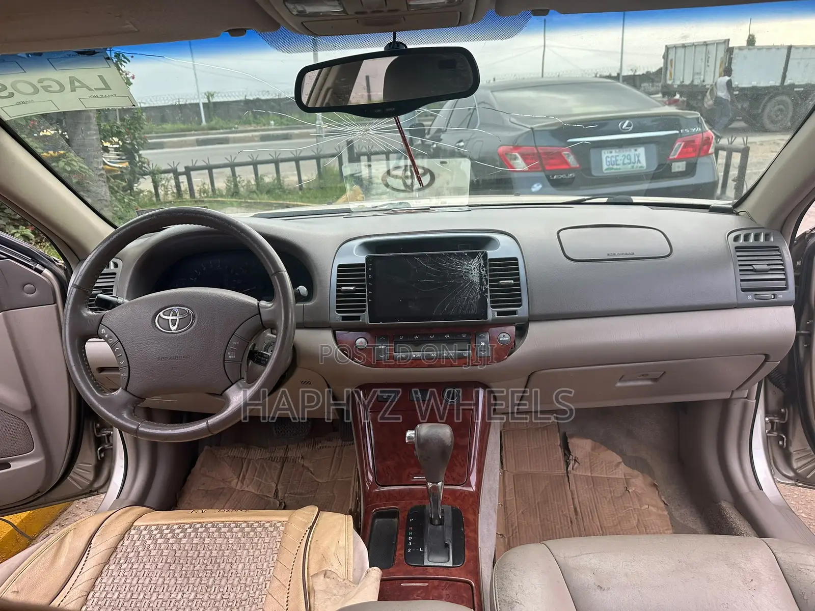 Toyota Camry XLE V6 4dr Sedan (3.0L 6cyl 5A) 2005 Gold