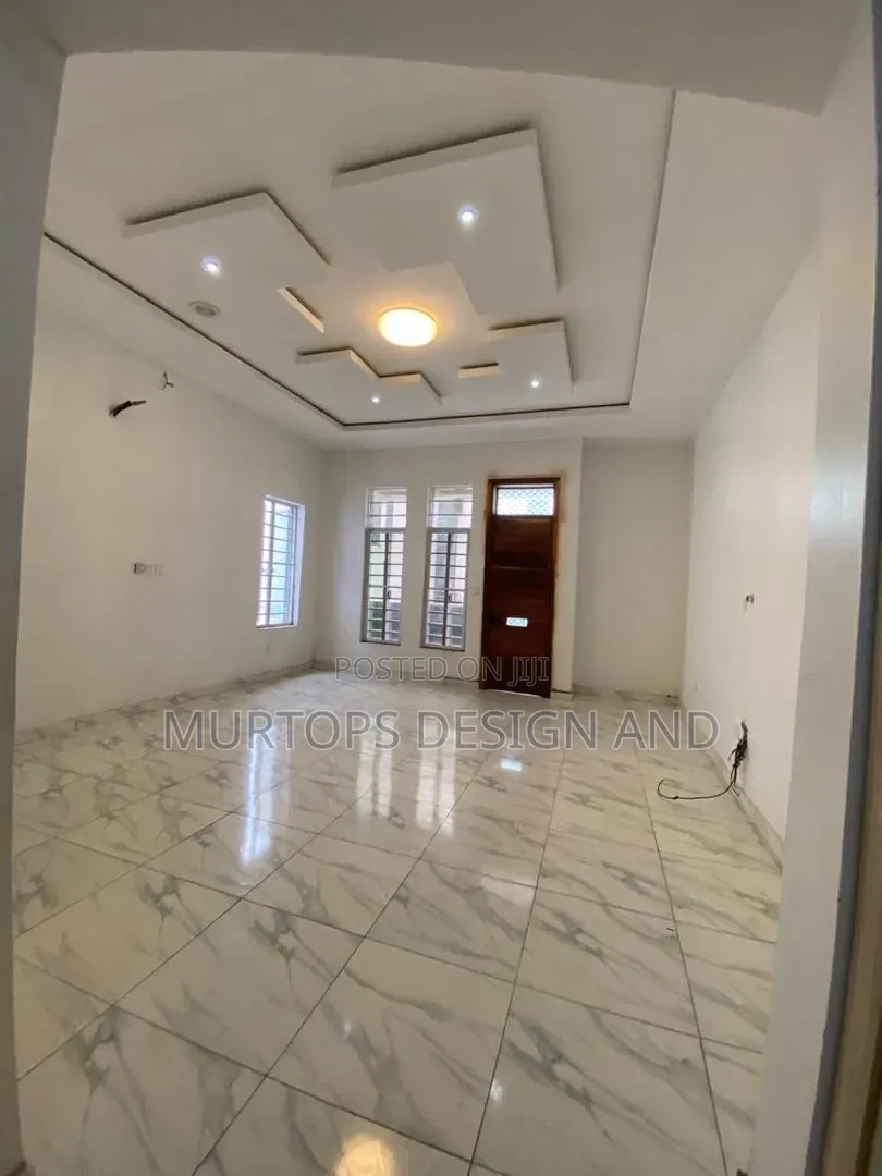 Studio Apartment in Oral Estate, Chevron for rent