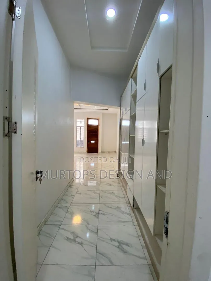 Studio Apartment in Oral Estate, Chevron for rent