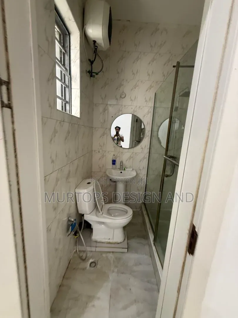 Studio Apartment in Oral Estate, Chevron for rent