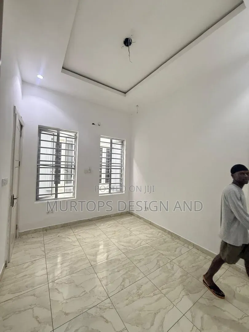 Studio Apartment in Oral Estate, Chevron for rent