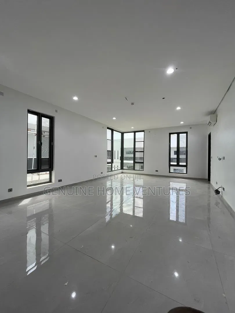6bdrm Duplex in Awolowo Road for sale