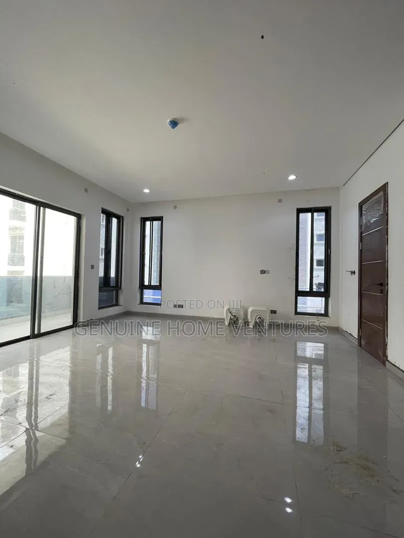 6bdrm Duplex in Awolowo Road for sale