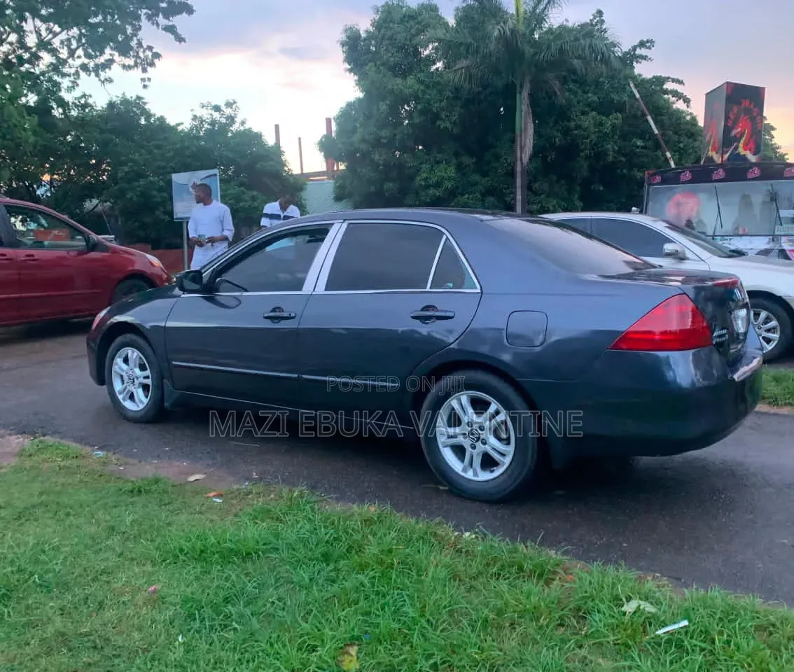 Honda Accord 2006 Beige