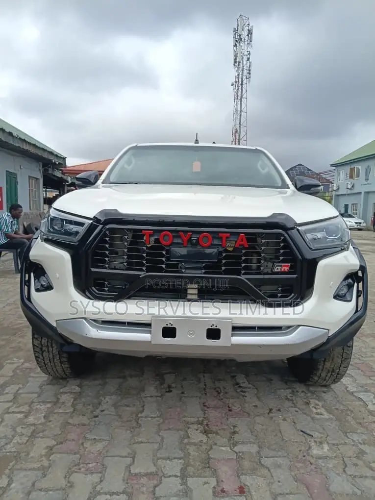 Toyota Hilux Revo Double Cab Petrol 2.7 AWD 2020 White