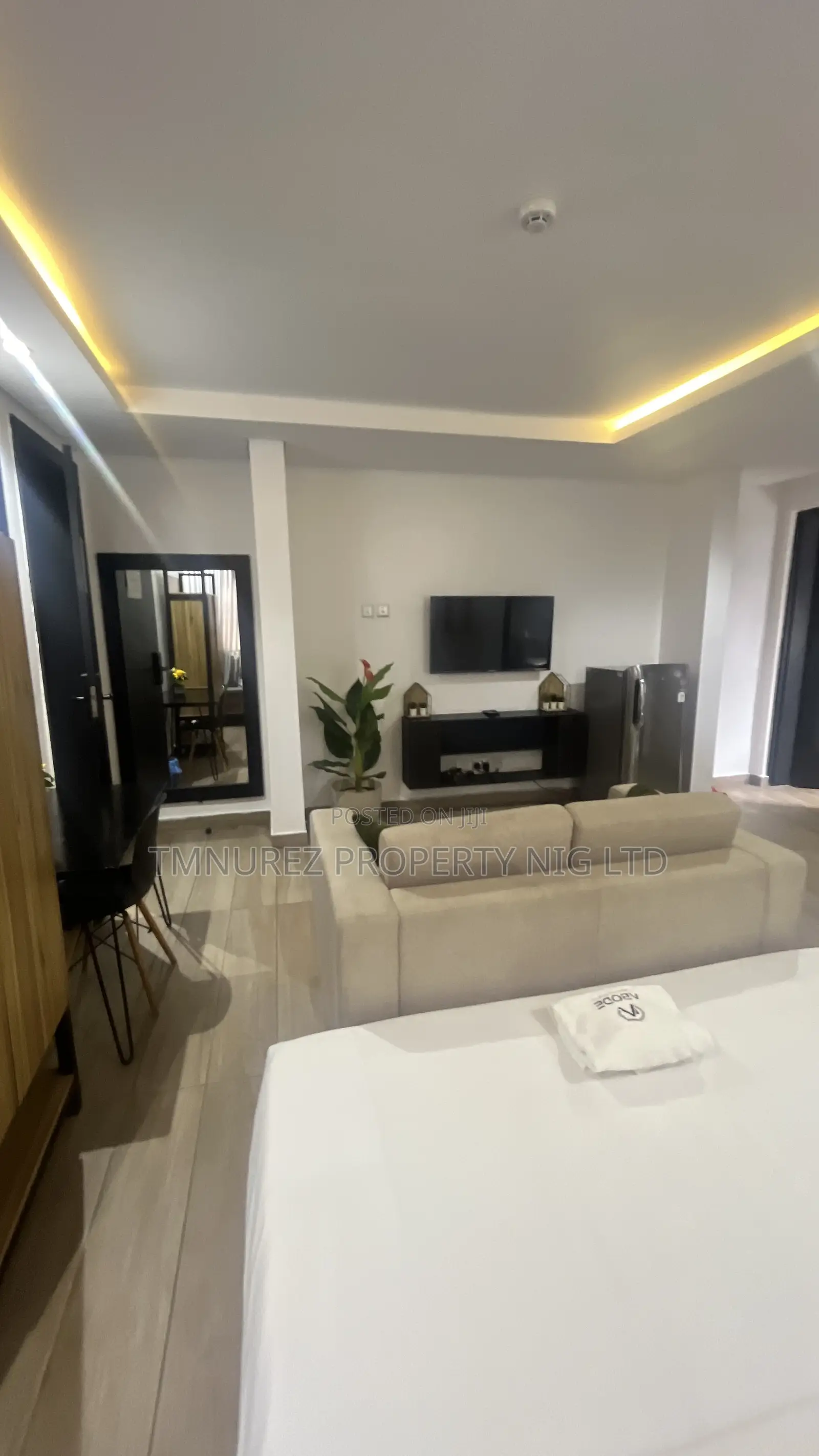 Furnished Studio Apartment in Off Admiralty Main for rent