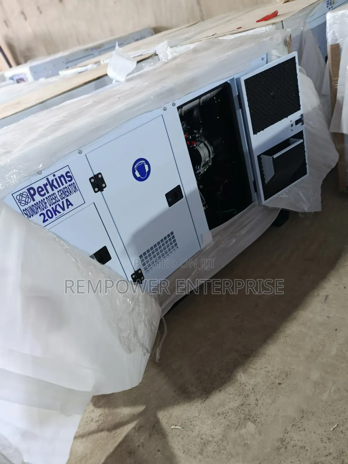 (Perkins Soundproof Generator 20kva England Standard