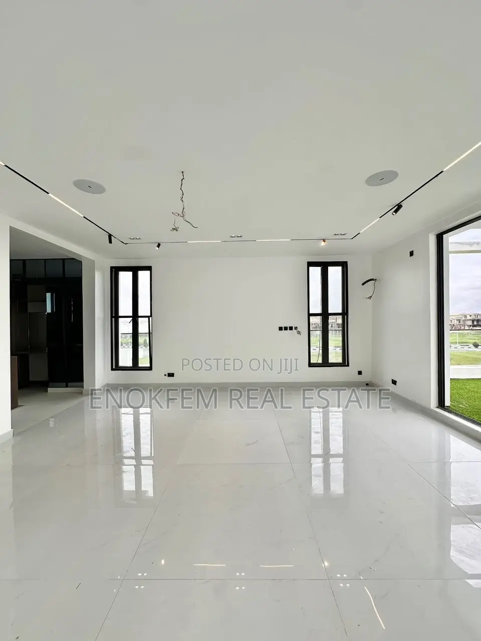 5bdrm Duplex in Lagos State for sale