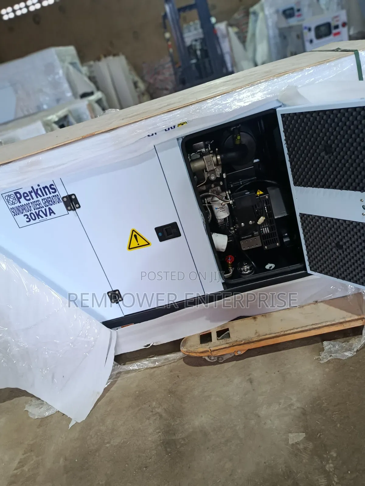 {} Perkins 30kva Perkins Soundproof