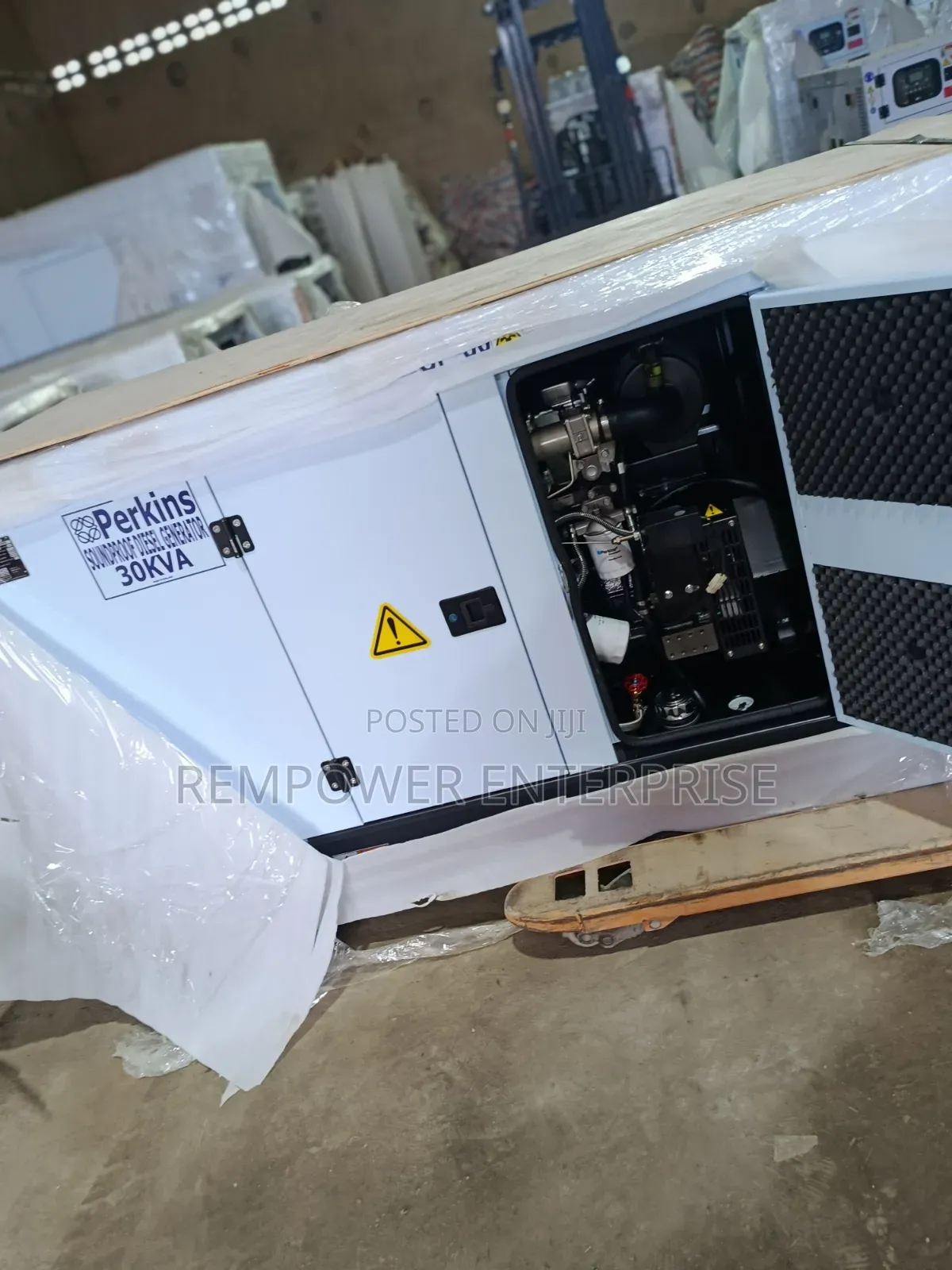 {} Perkins 30kva Perkins Soundproof