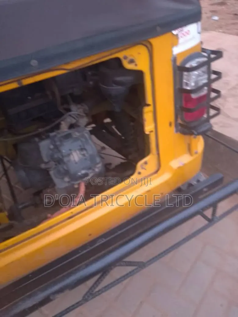 TVS King Deluxe Plus iTouch Start 2025 Yellow