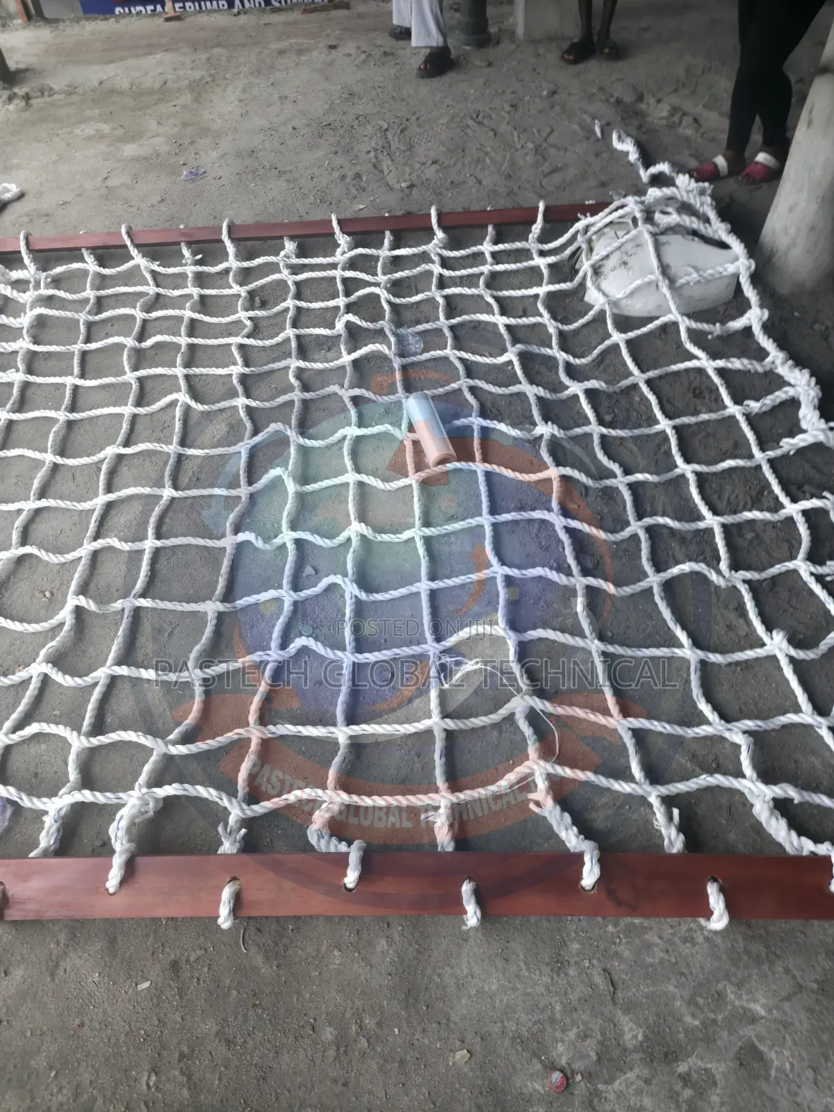 Scramble Net 3m Long X 3.3Mtr With Wooden Spreaders