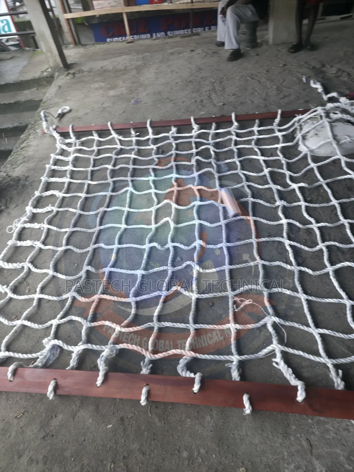 Scramble Net 3m Long X 3.3Mtr With Wooden Spreaders