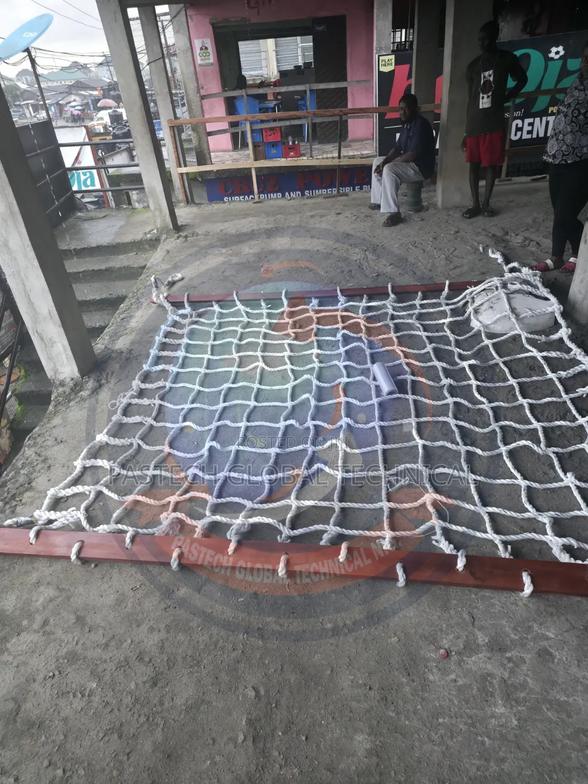 Scramble Net 3m Long X 3.3Mtr With Wooden Spreaders