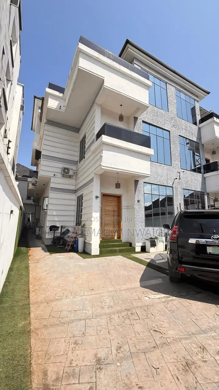 Furnished 5bdrm Duplex in Off Lekki-Epe Expressway for rent