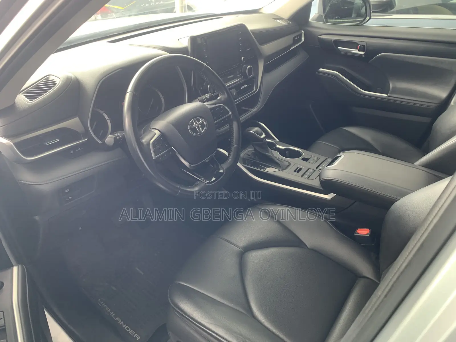 Toyota Highlander XLE 2021 Silver