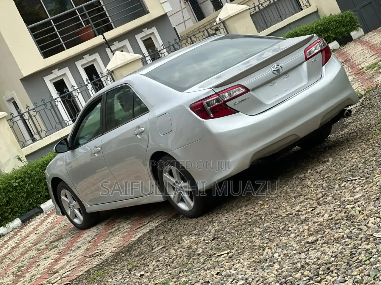 Toyota Camry SE 4dr Sedan (2.5L 4cyl 6A) 2013 Silver