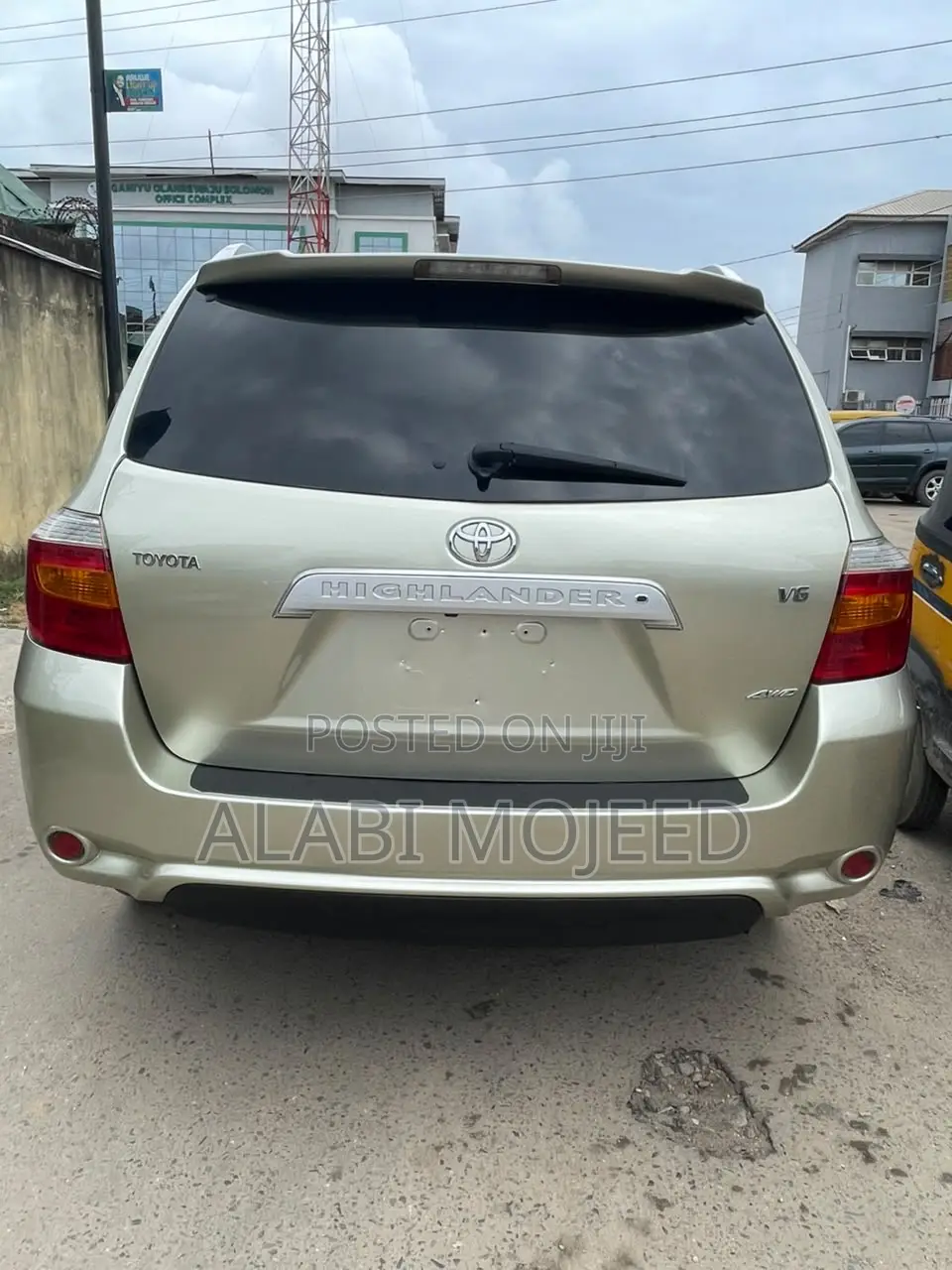 Toyota Highlander Limited 2010 Gold