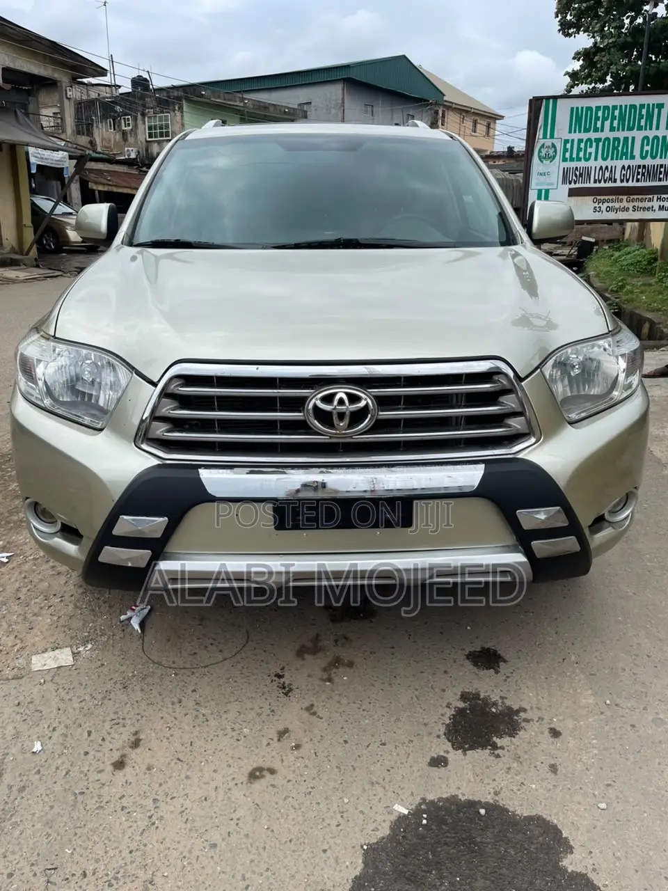 Toyota Highlander Limited 2010 Gold