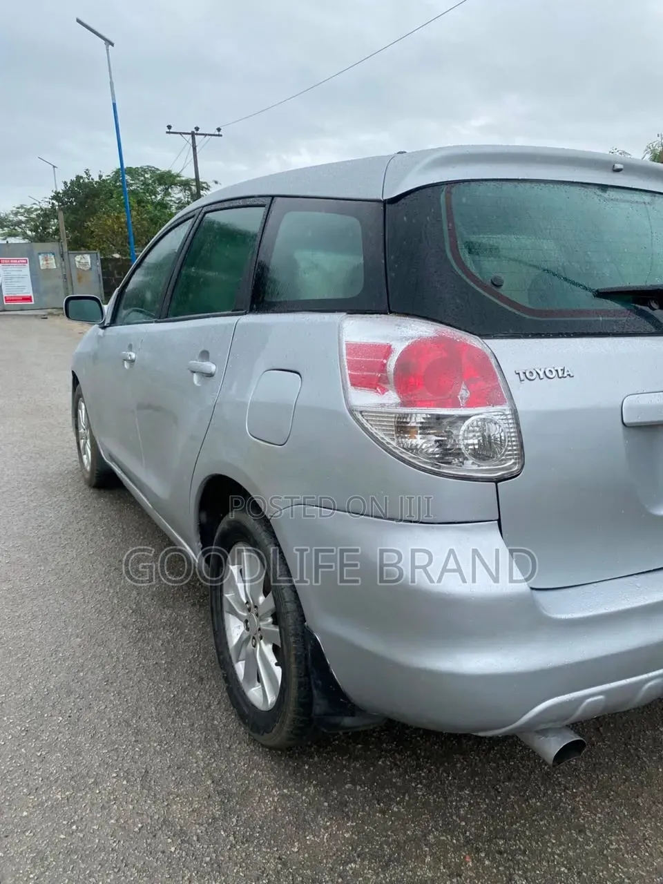 Toyota Matrix Hatchback FWD (1.8L 4cyl 5M) 2006 Silver