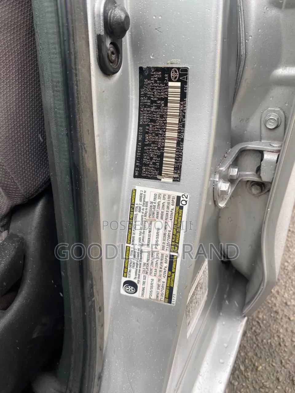 Toyota Matrix Hatchback FWD (1.8L 4cyl 5M) 2006 Silver