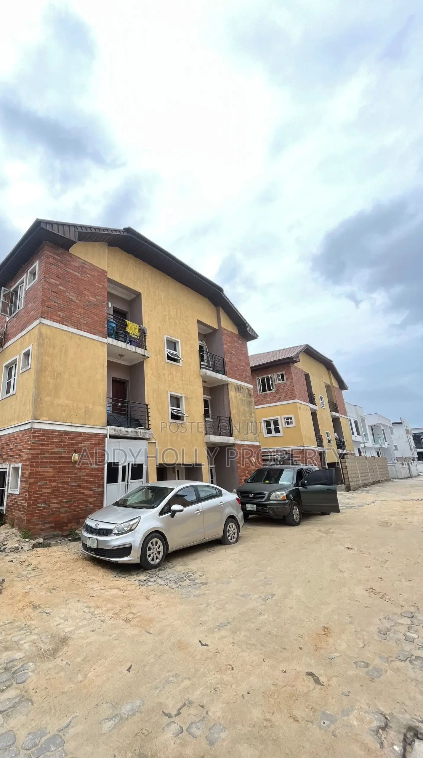 3bdrm Apartment in Ikota for sale