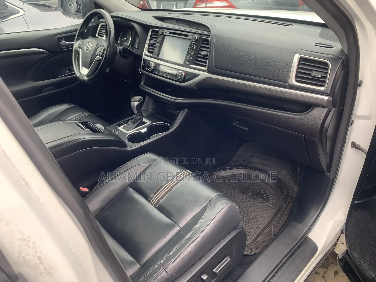 Toyota Highlander SE 4x4 V6 (3.5L 6cyl 8A) 2018 White