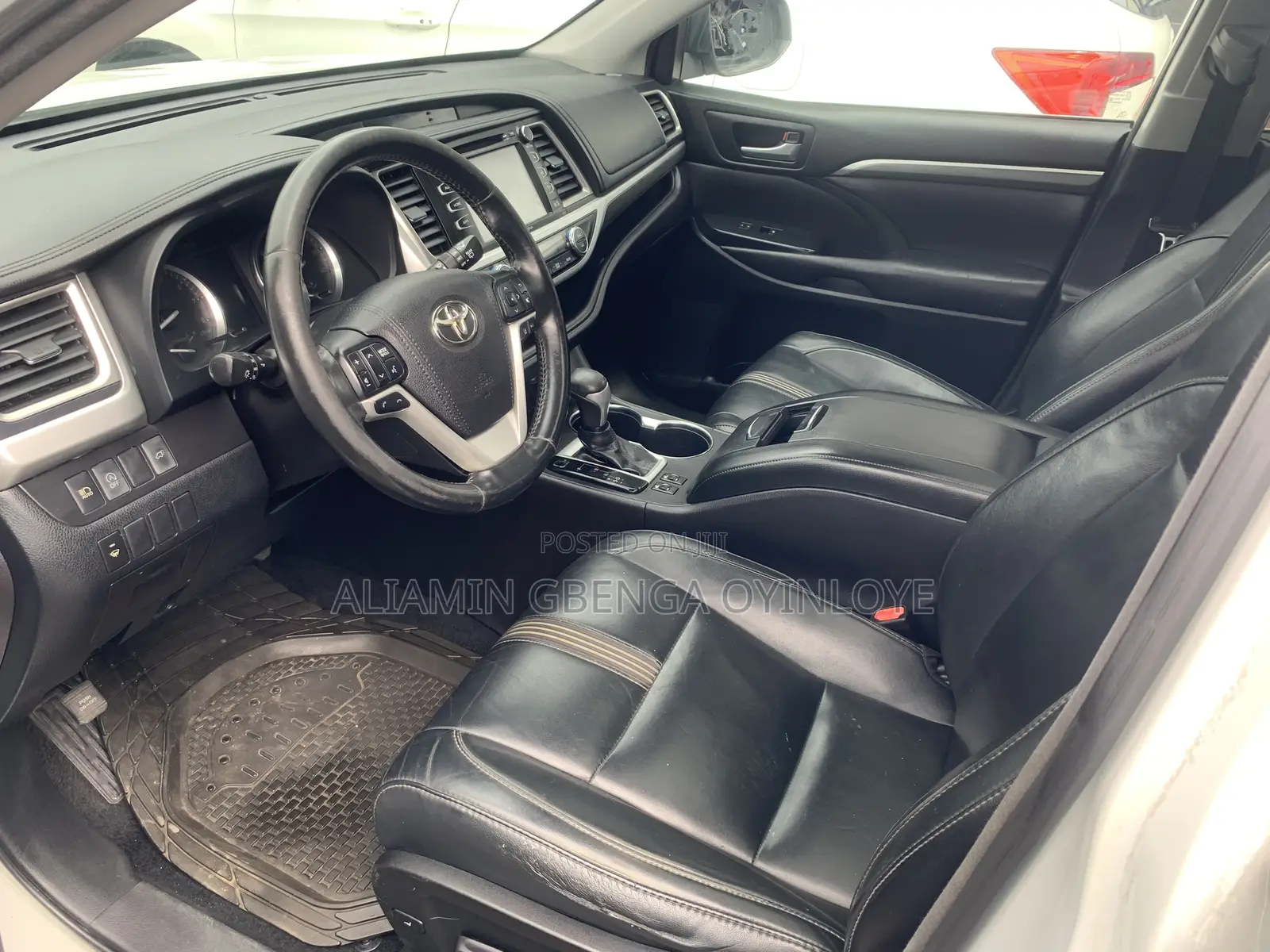 Toyota Highlander SE 4x4 V6 (3.5L 6cyl 8A) 2018 White