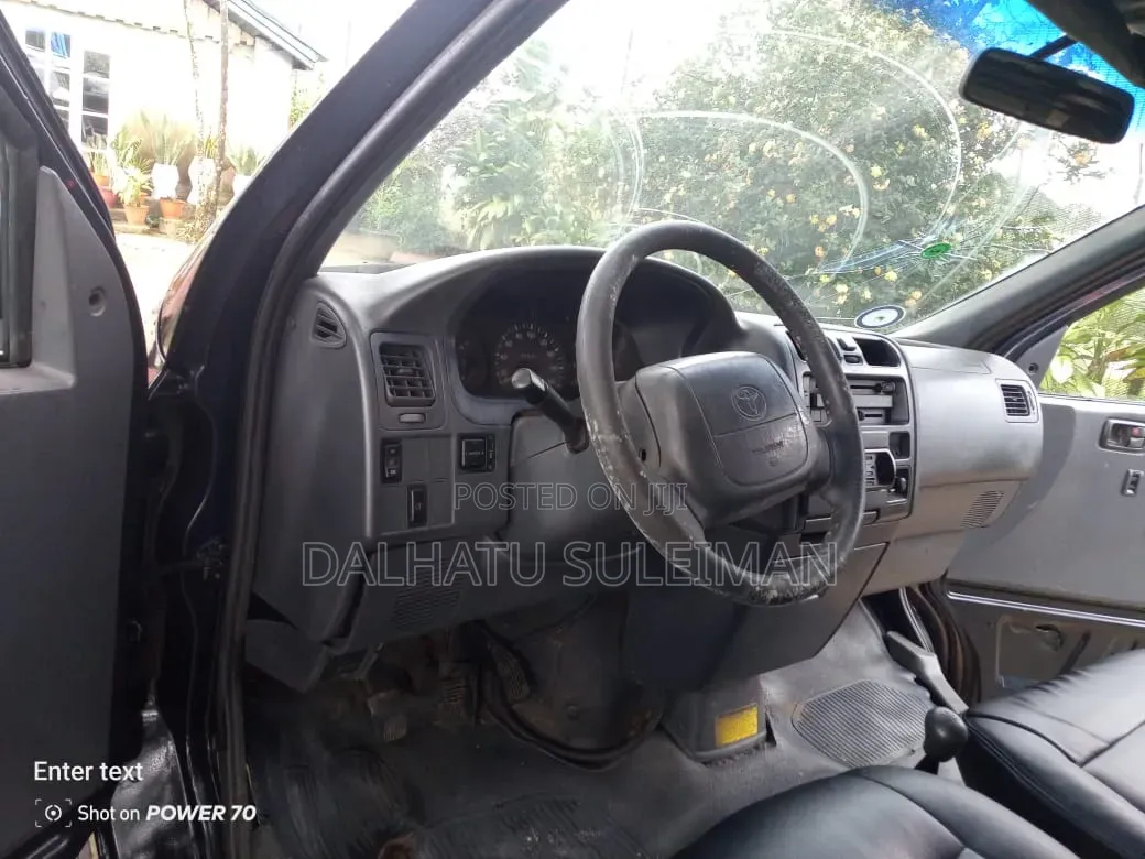 Toyota Grand HiAce 2002 Black