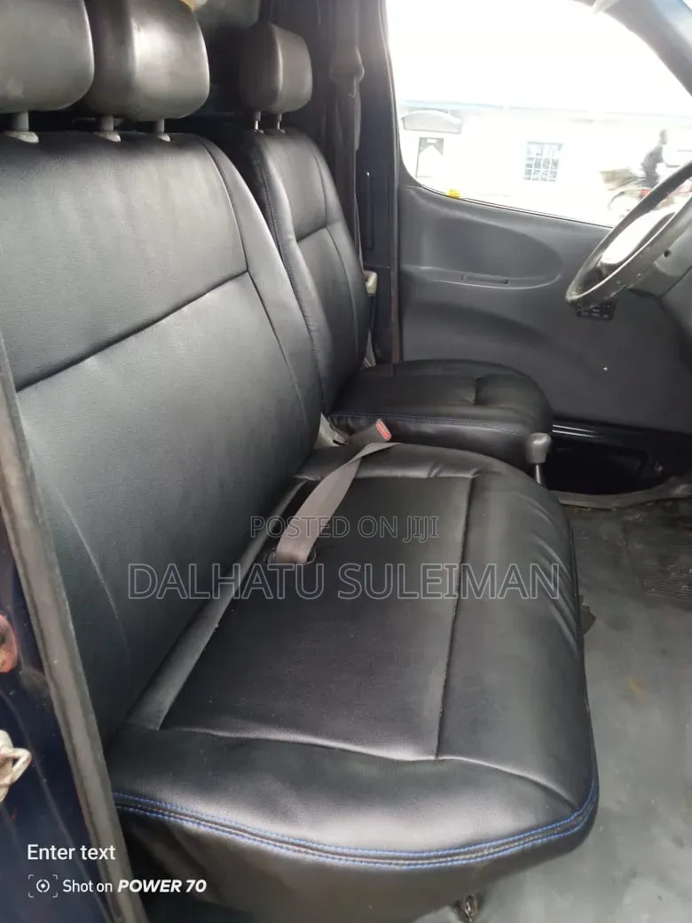Toyota Grand HiAce 2002 Black