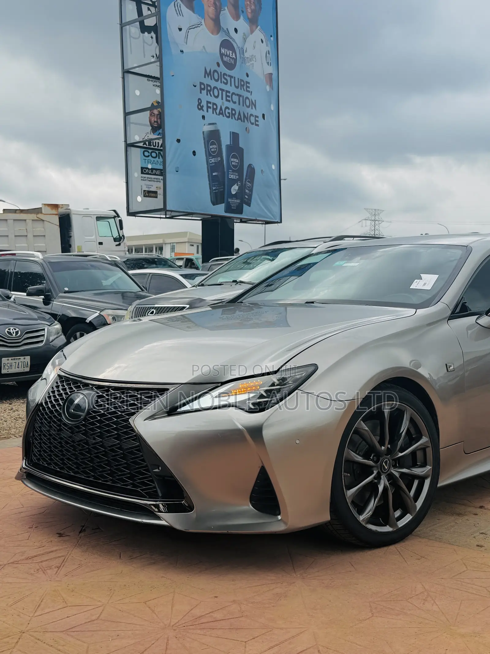 Lexus RC 2022 Gold