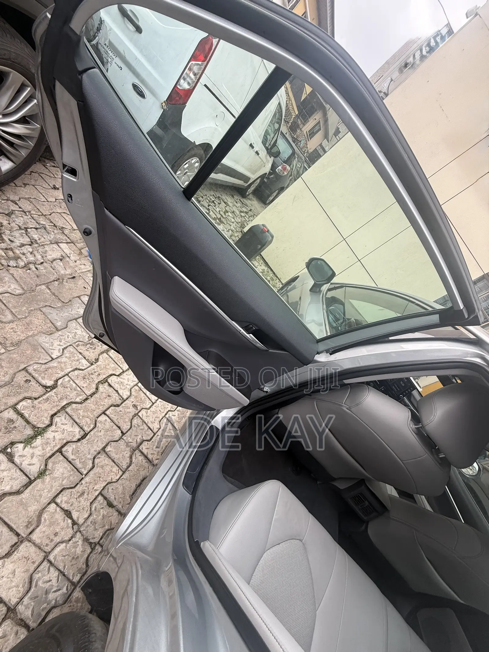 Toyota Camry XLE 2021 Silver
