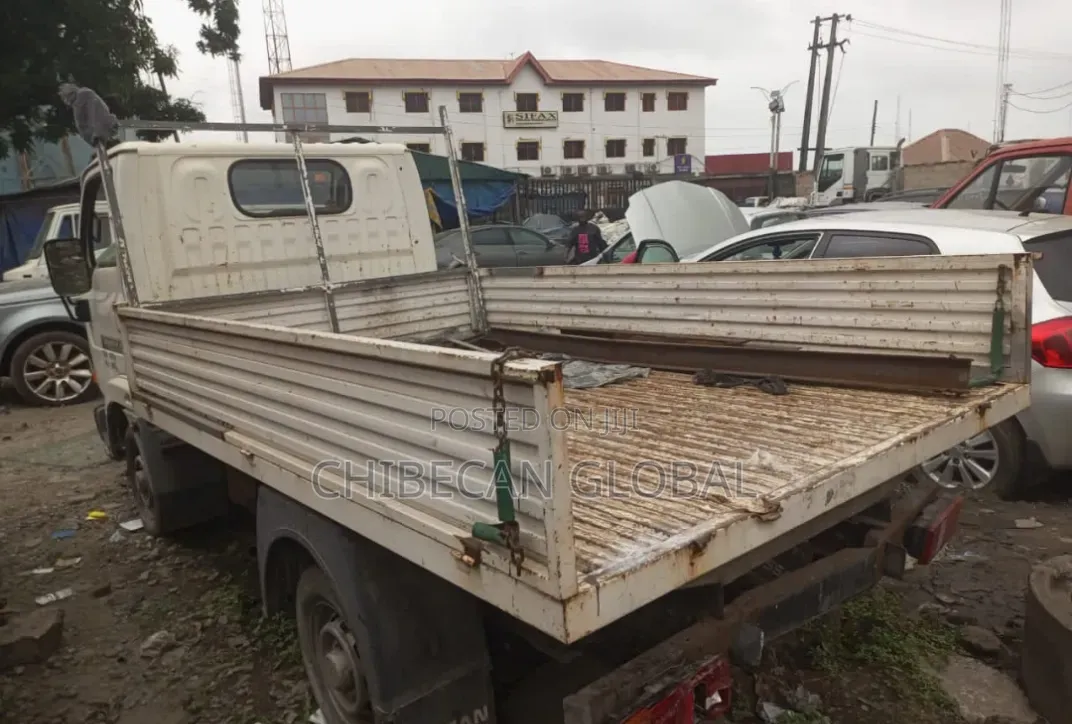 Nissan Cabstar Truck 4 Tyres (Tokunbo) Diesel