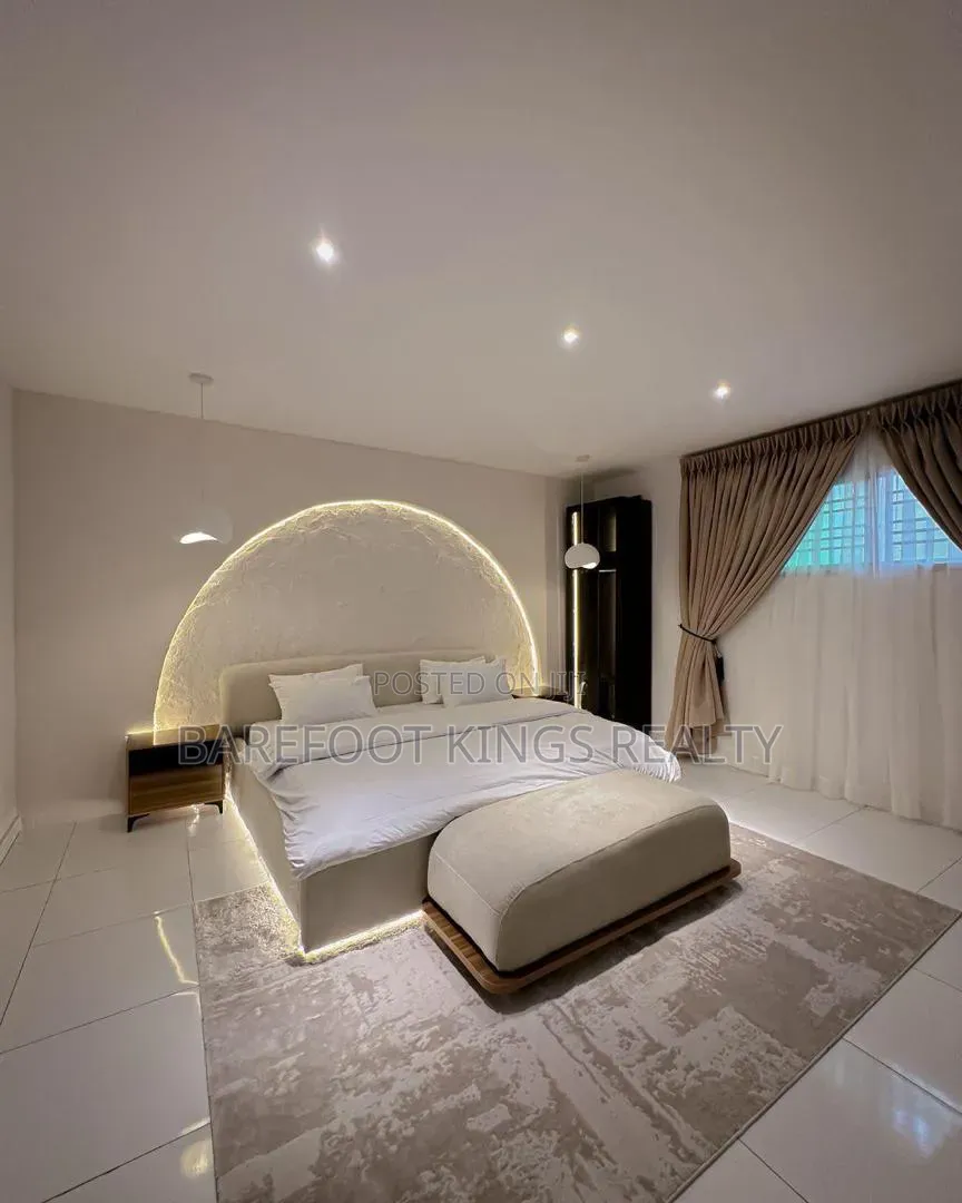 Luxury 3 Bedroom Apartment