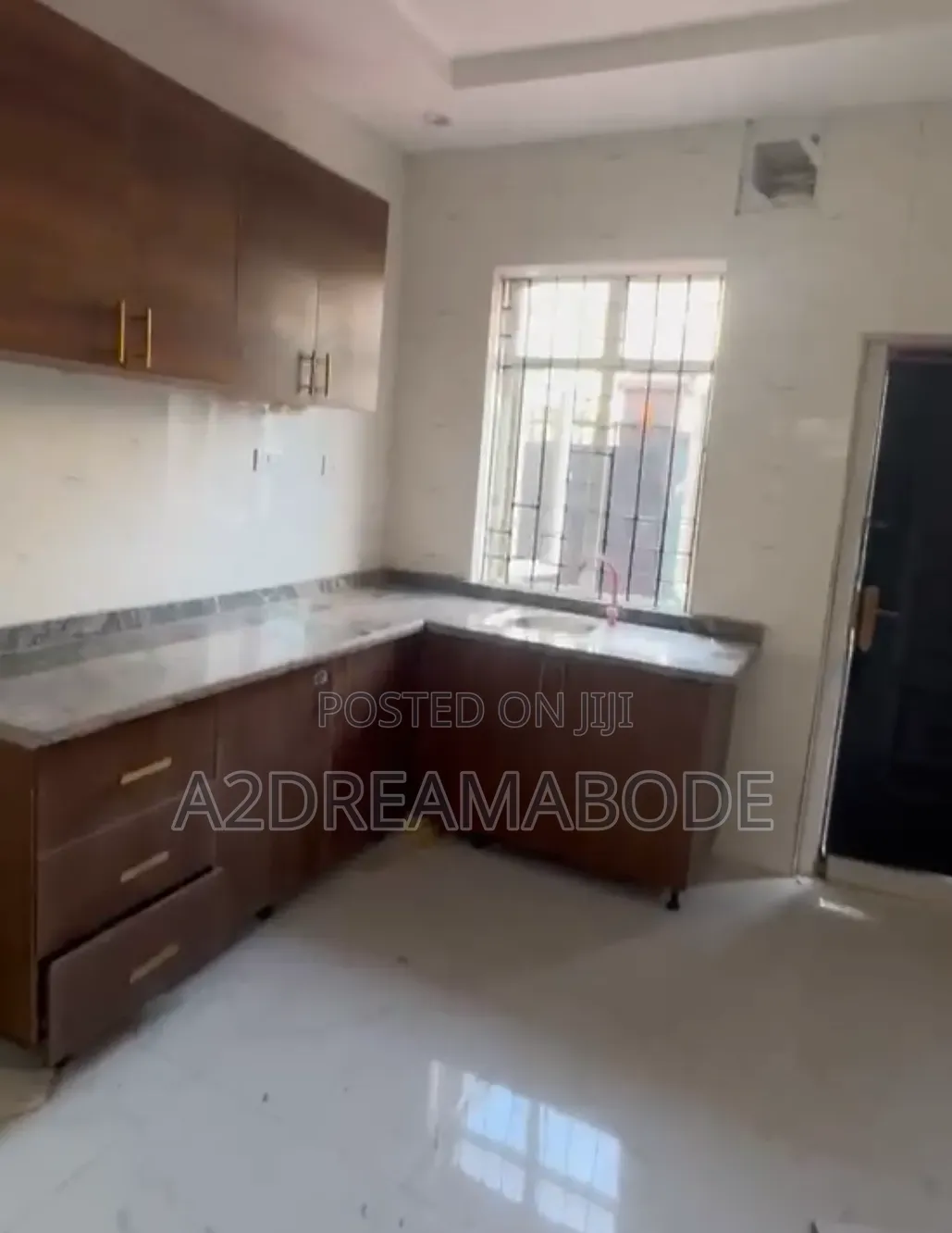 3bdrm Apartment in Magodo, GRA Phase 1 for rent