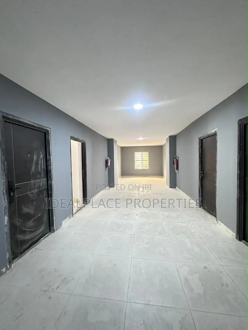 2bdrm Apartment in Lekki Phase 1 for rent