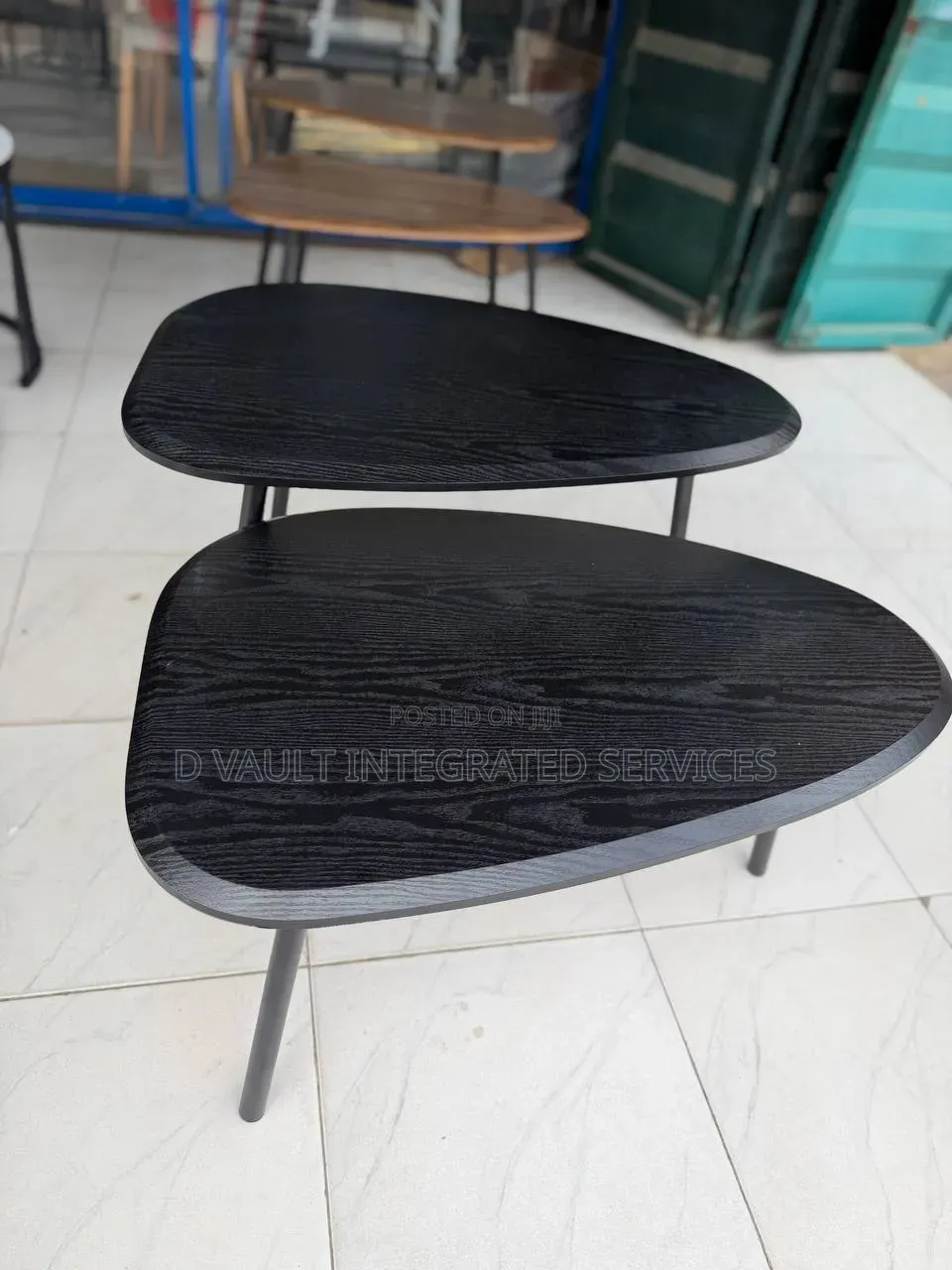 Exquisite Side Table / Modern