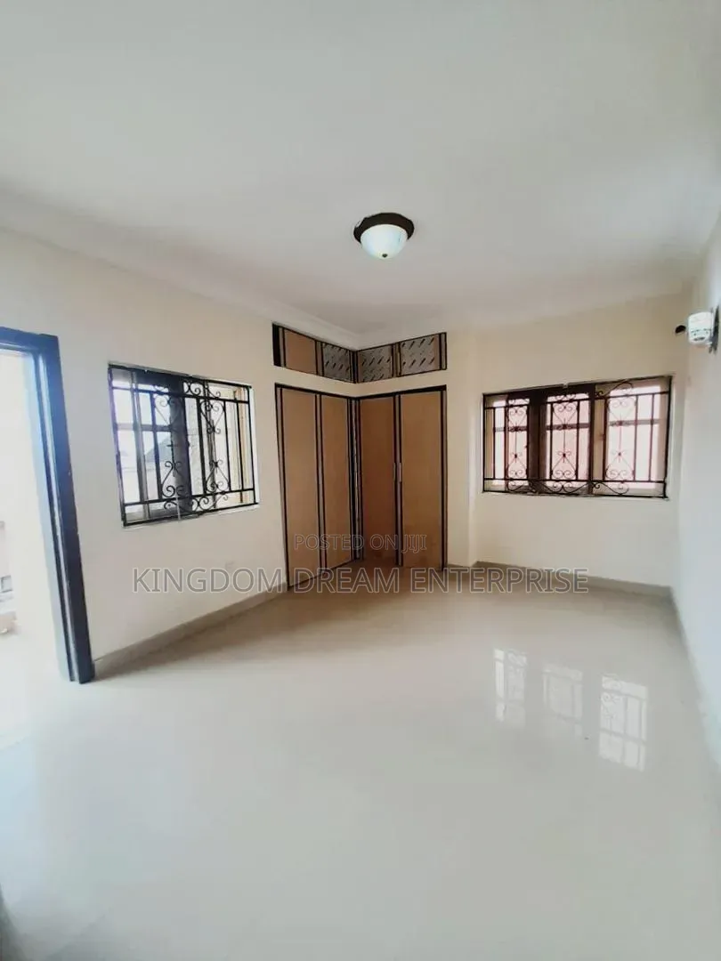 3bdrm Apartment in Thomas Estate Ajah for rent