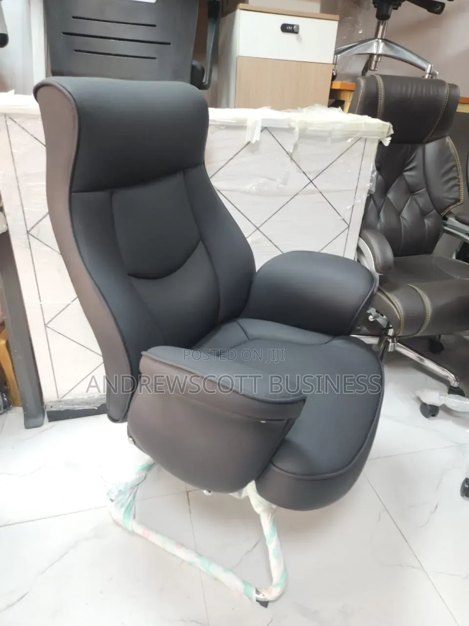 Brand New Supper Executive Office Visitors Chair