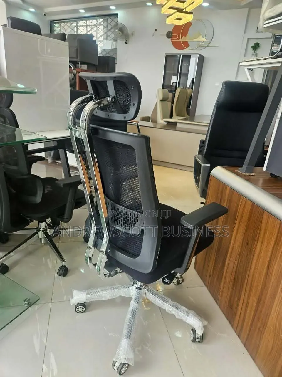Brand New Executive Venti Iron Back Swivel Office Swivel Chair