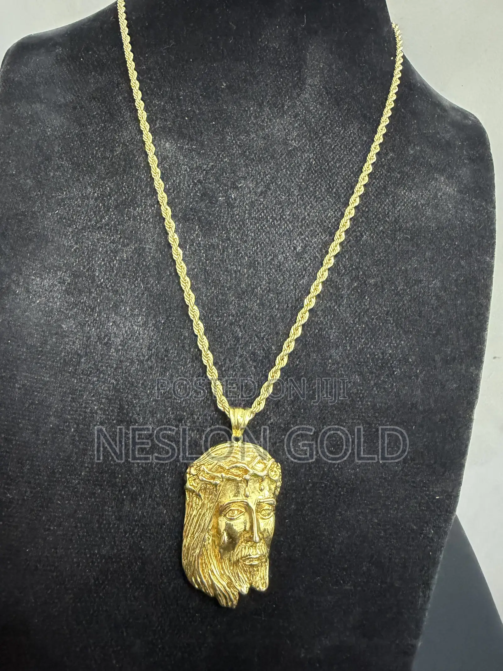 ITALY 750 Tested 18karat Gold With Jesus Piece