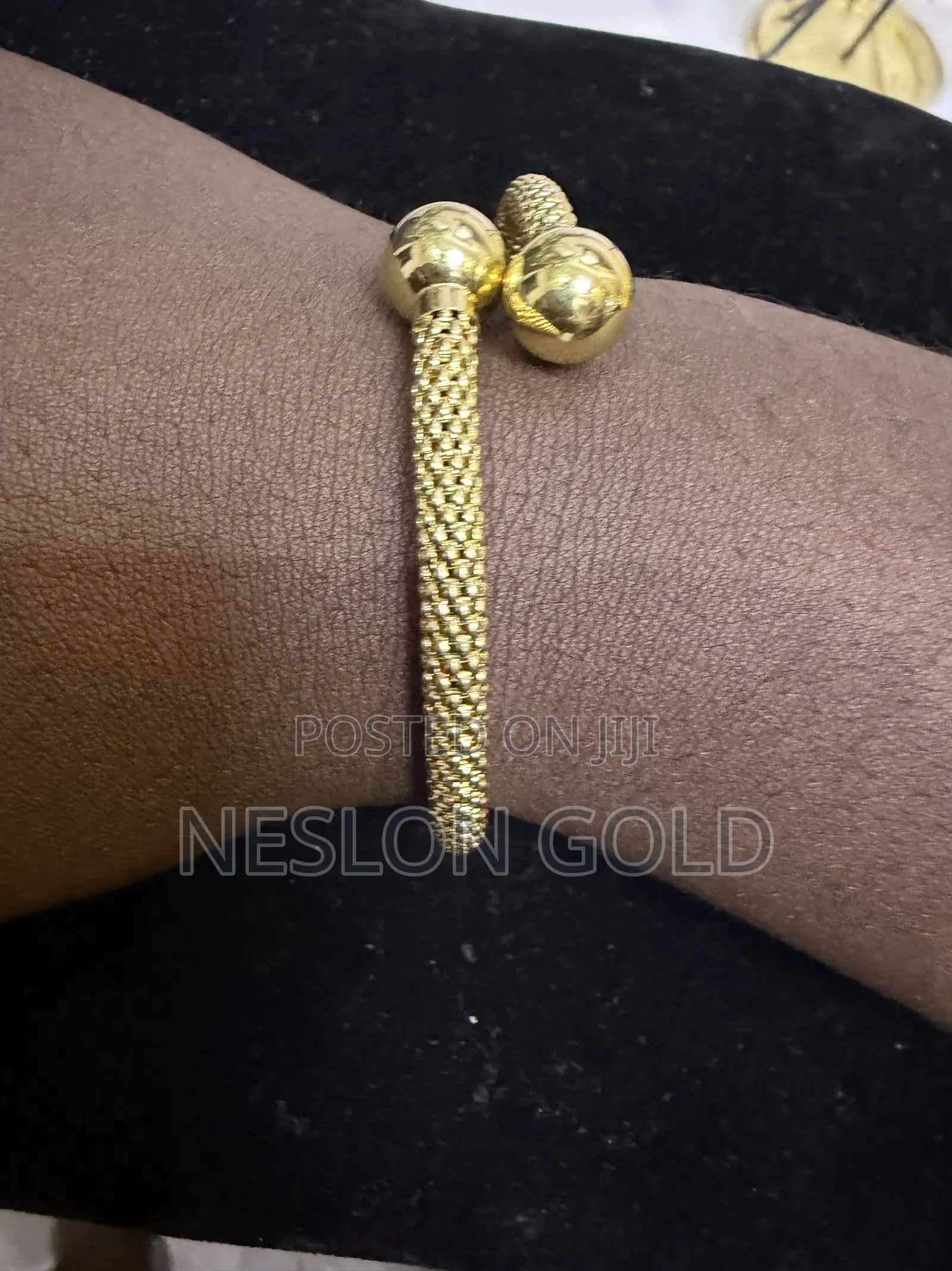 ITALY 750 Tested 18karat Pure Gold Bangle