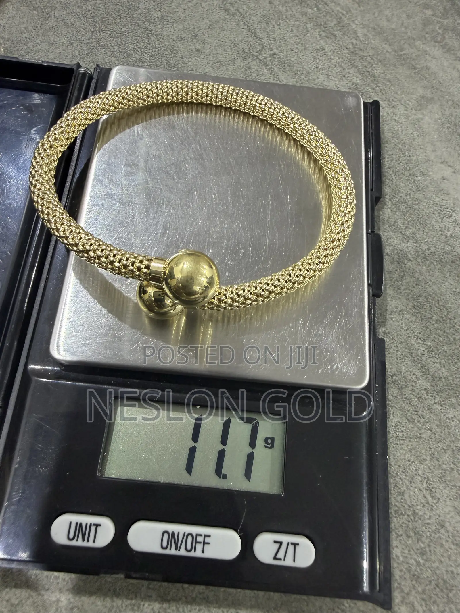 ITALY 750 Tested 18karat Pure Gold Bangle