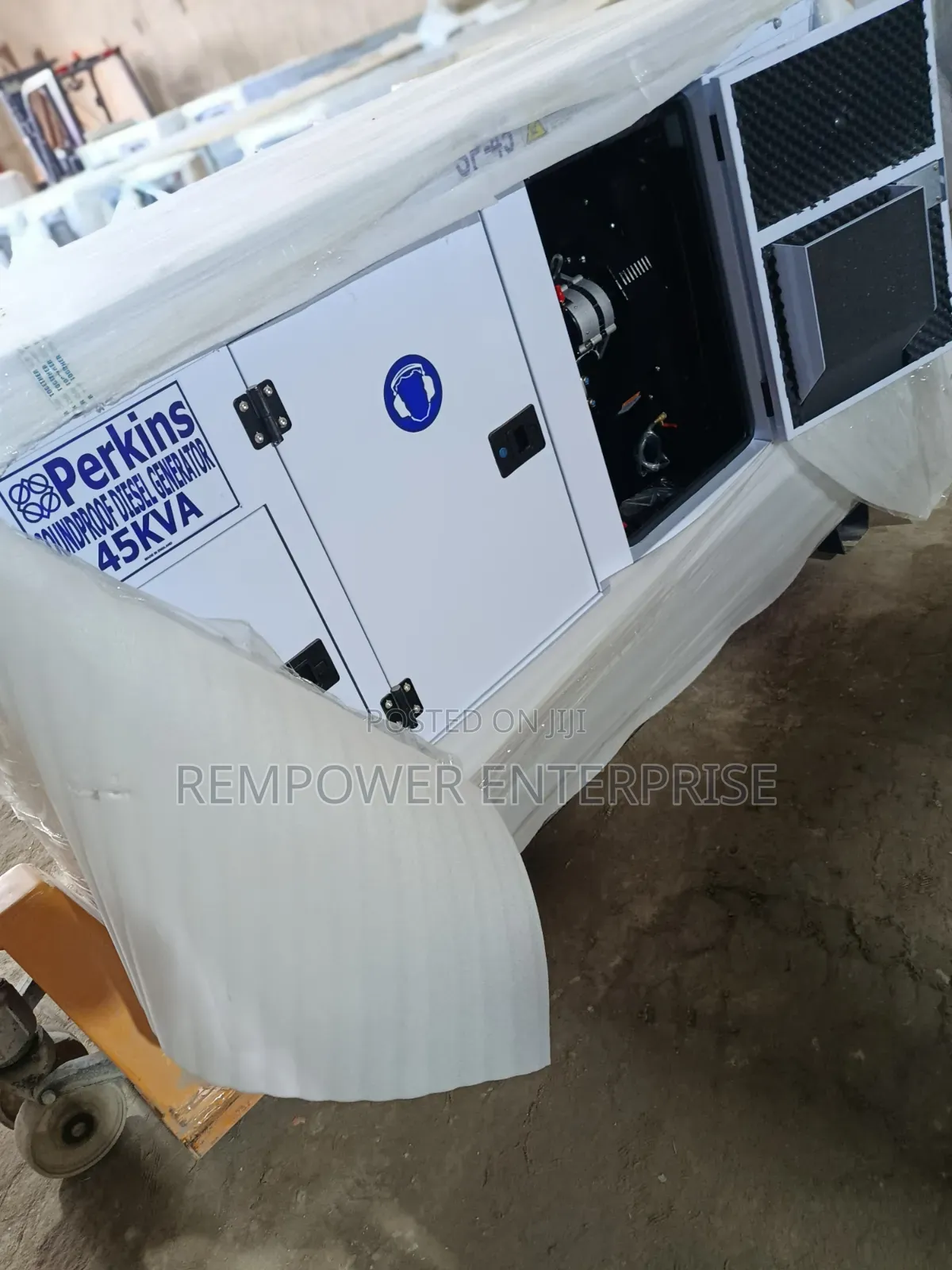 ¢ Perkins Soundproof 45kva Diesel Generator